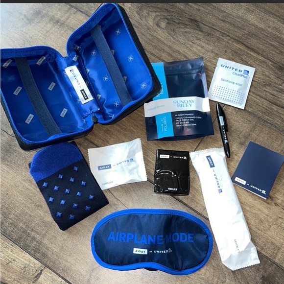 Away Bags Away Mini Hard Case Luggage Amenity Kit United Airline